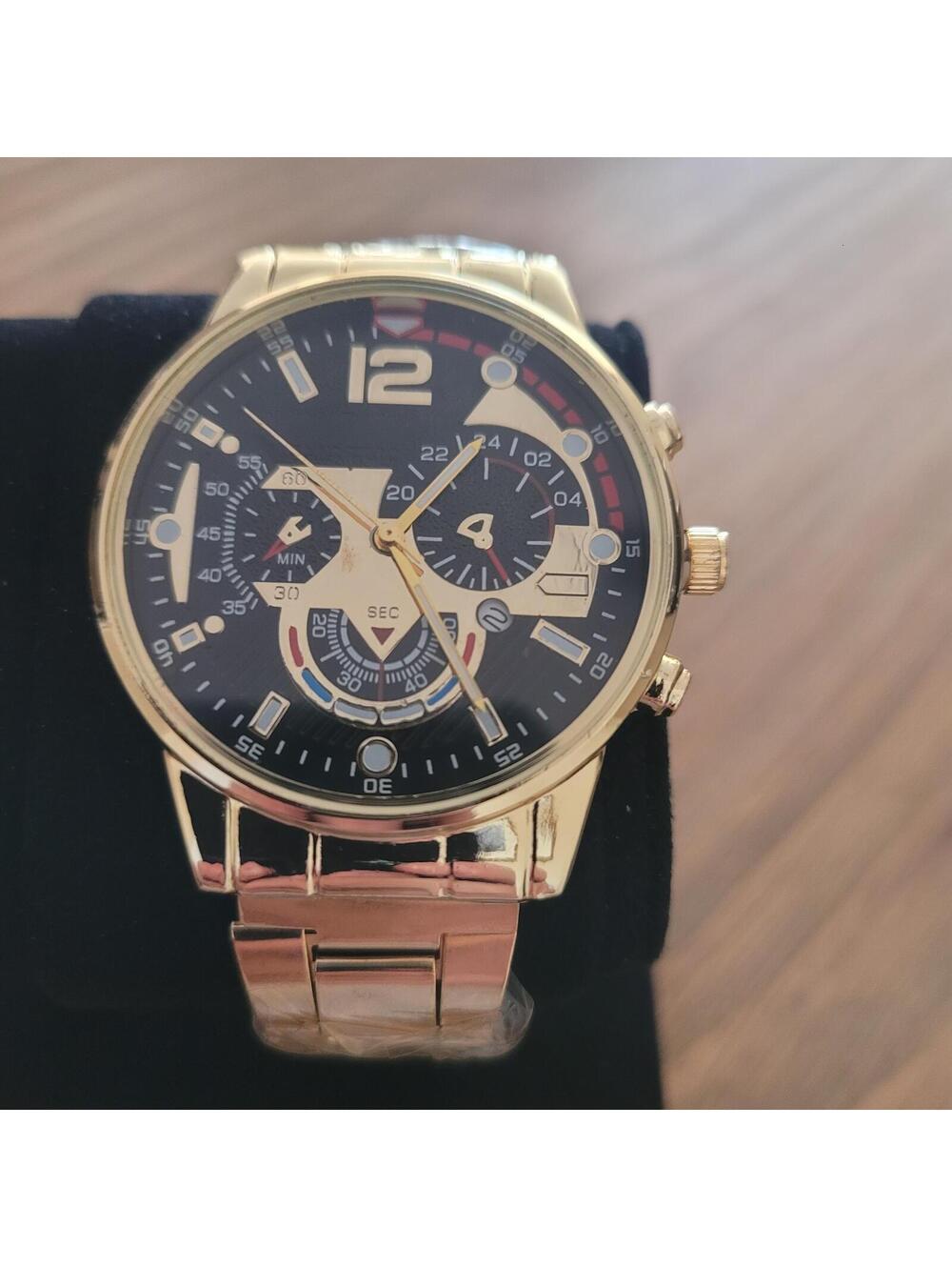 Men's Gold Tone Analog Wrist Watch with Black Dial